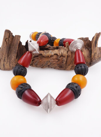 Unikat Halskette aus Bakelit, Keramik und Silberelementen Unikat Halskette aus Bakelit, Keramik und Silberelementen