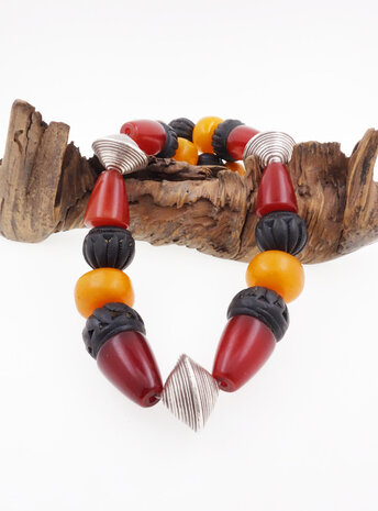 Unikat Halskette aus Bakelit, Keramik und Silberelementen Unikat Halskette aus Bakelit, Keramik und Silberelementen