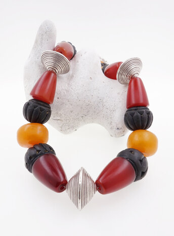 Unikat Halskette aus Bakelit, Keramik und Silberelementen Unikat Halskette aus Bakelit, Keramik und Silberelementen