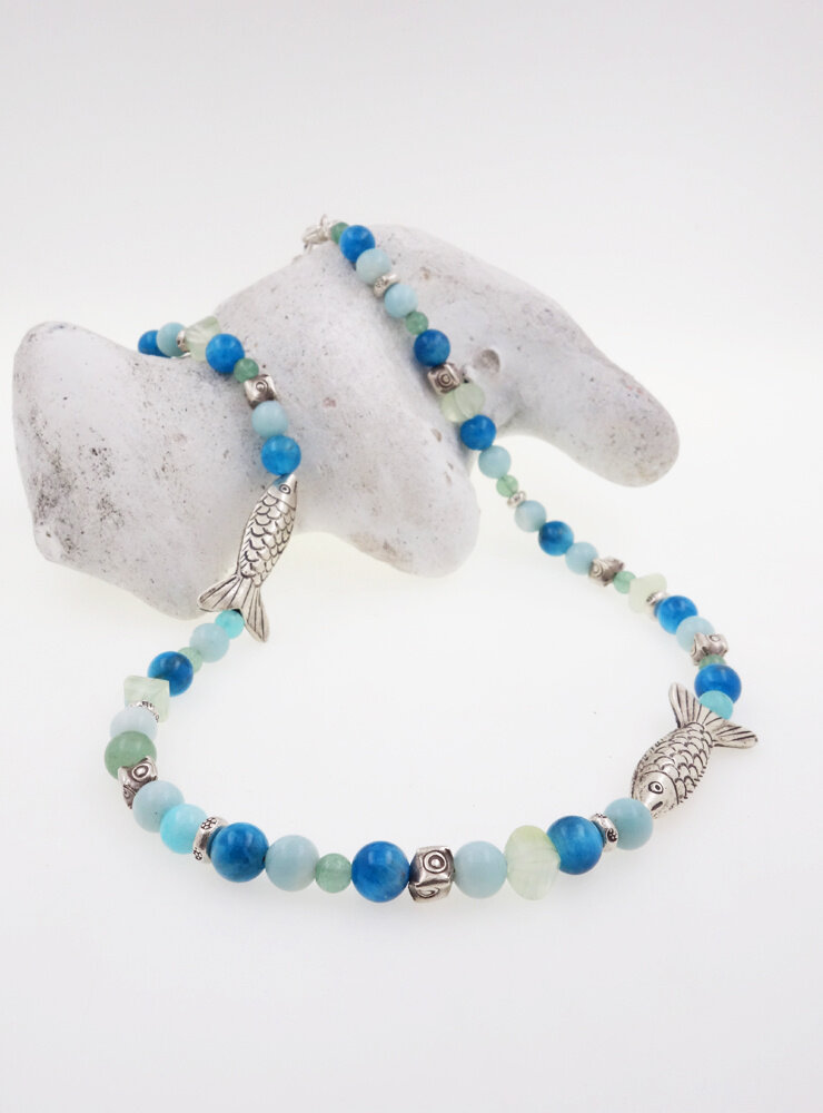 Halskette aus Apatit, Amazonit, Aventurin, Prehnit und handgemachten Silbererlementen Halskette aus Apatit, Amazonit, Aventurin, Prehnit und handgemachten Silbererlementen