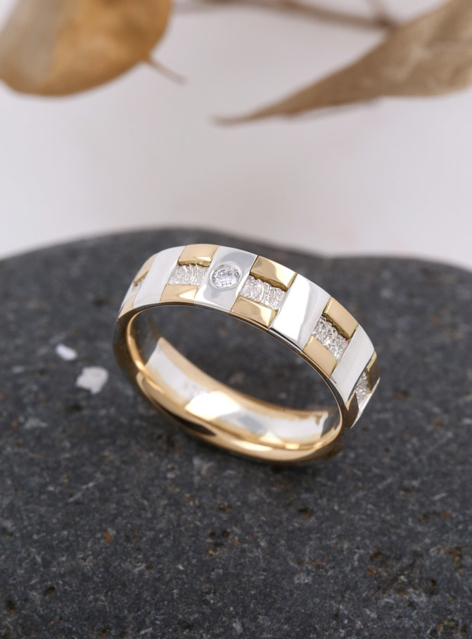 Tatami: Ehering mit Diamant aus 750er Gelbgold und 925er Silber