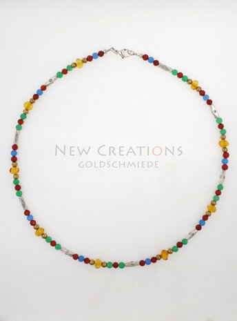 Halskette aus Achat, Carneol, Bernstein, Messing und Silber Halskette aus Achat, Carneol, Bernstein, Messing und Silber