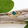 Liane: Ring aus 750er Gold und Opaltriplette Liane: Ring aus 750er Gold und Opaltriplette