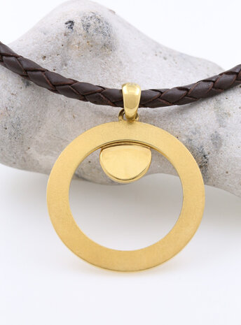 Eyecatcher: handgeschmiedeter Anhänger aus 925er Silber  vergoldet und Opaltriplette