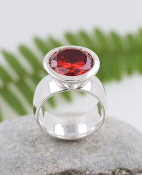 Ring Prunkstück Rubinrot Ring Prunkstück Rubinrot