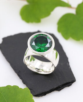 Ring Prunkstück  Smaragdgrün Ring Prunkstück  Smaragdgrün
