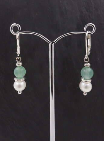 Ohrringe aus Aventurin, Süßwasserperle und Silber Ohrringe aus Aventurin, Süßwasserperle und Silber