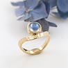 Liane: Ring aus 750er Gold und Mondstein Liane: Ring aus 750er Gold und Mondstein