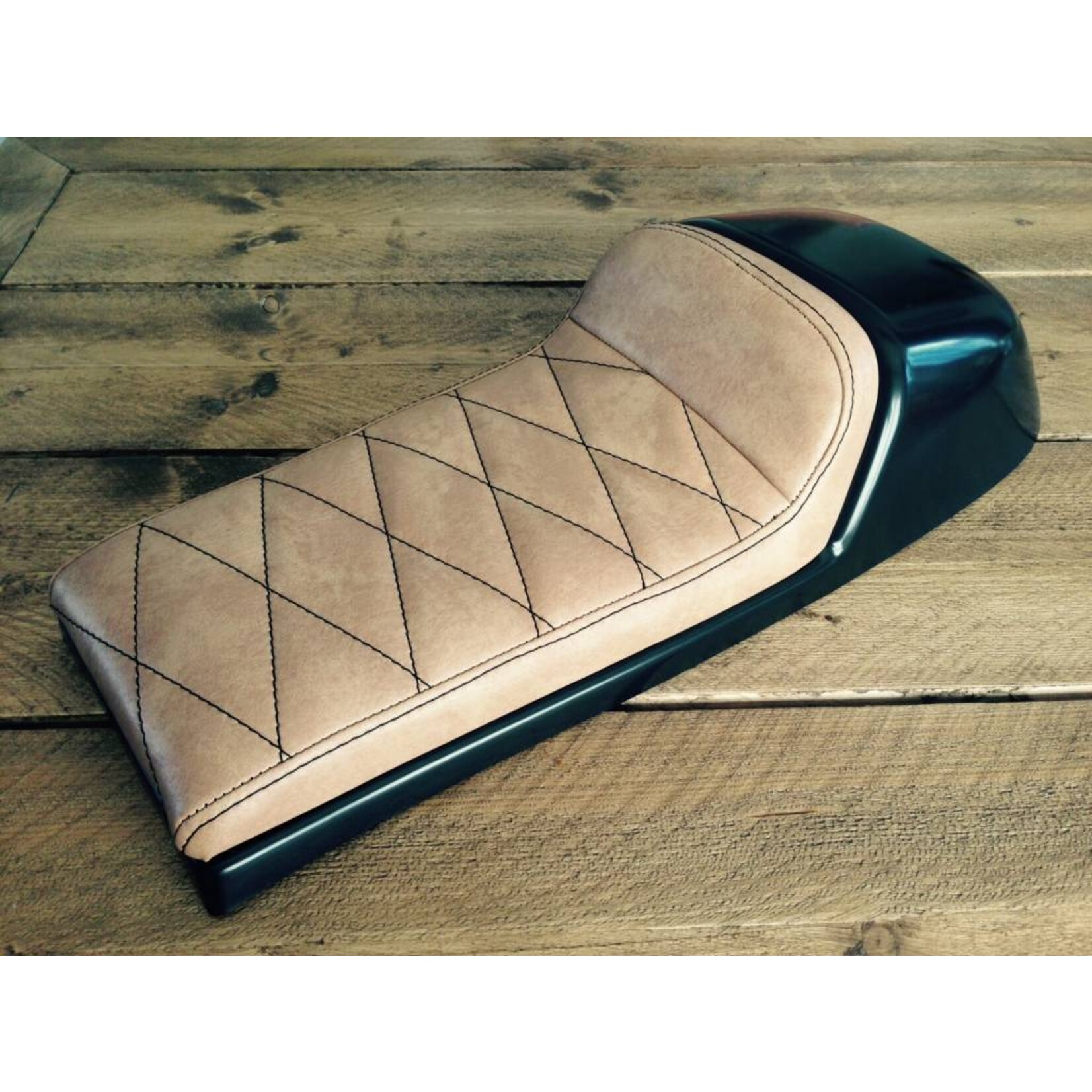 Cafe Racer Sitzbank  Vintage brau Typ 23