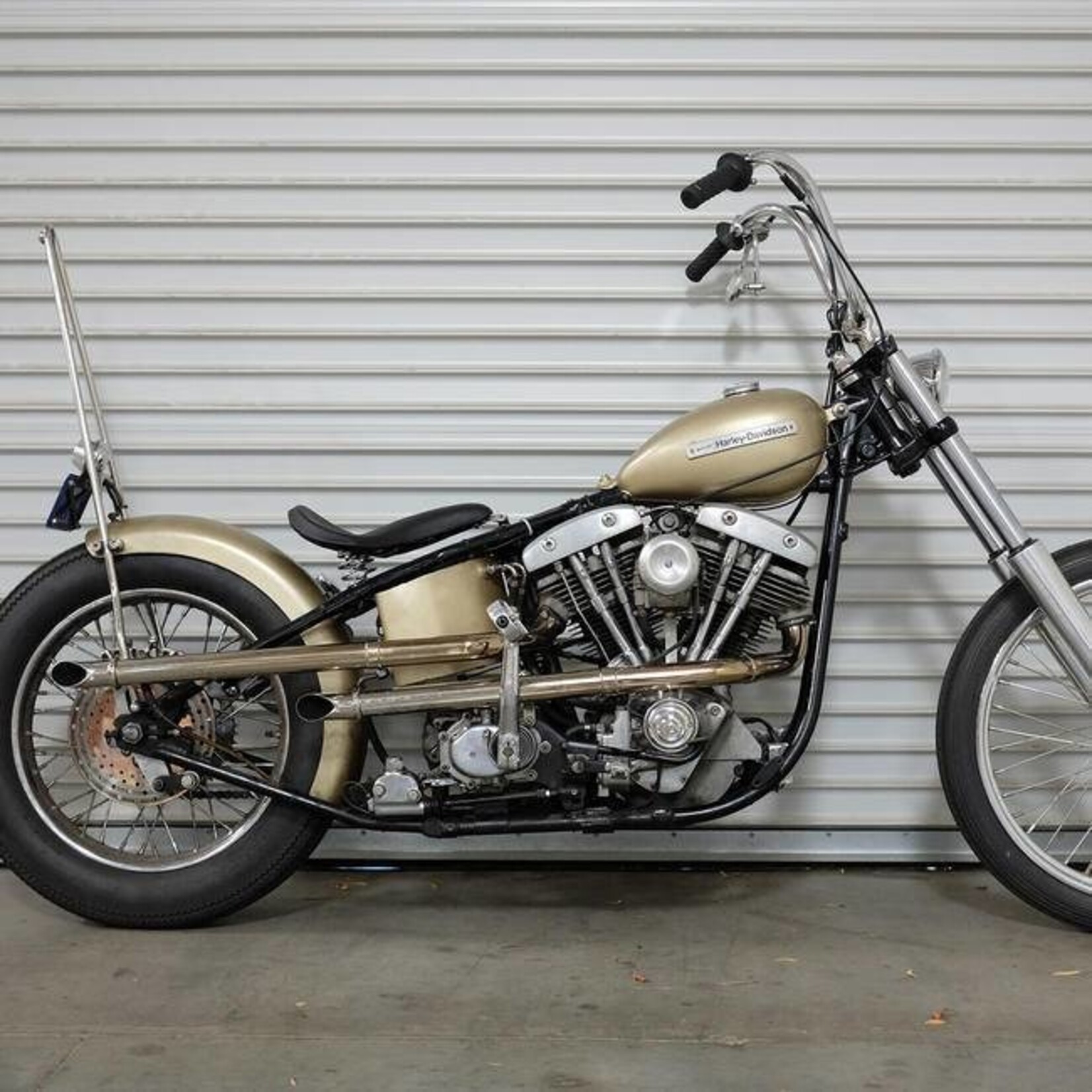 Biltwell Biltwell Bobber-Sitz "Tuck n' Roll" Längsnähte schwarz universal