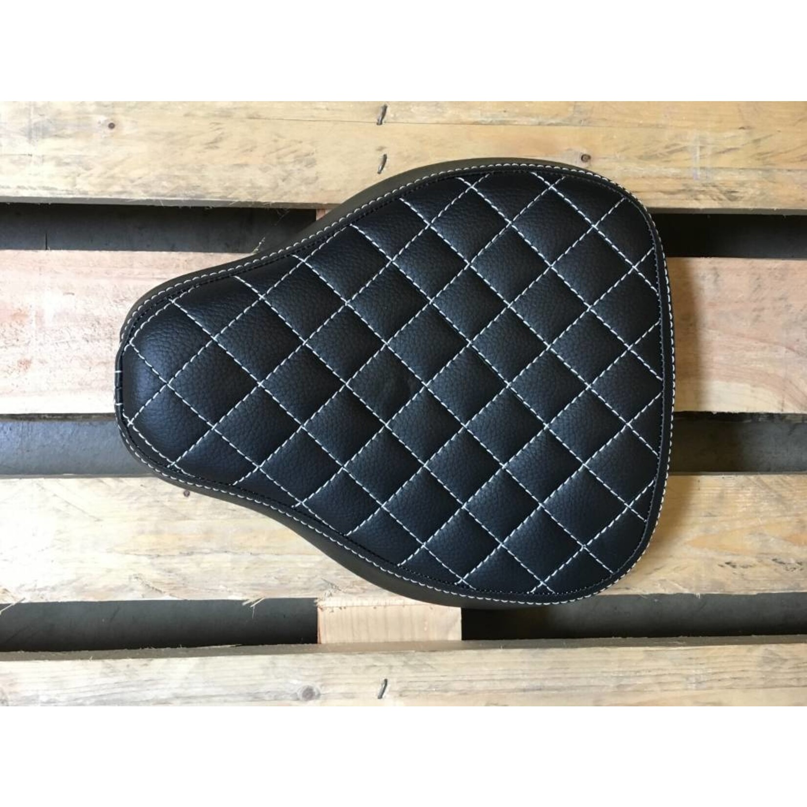 C.Racer C. Racer Bobber-Sitzbank "White Diamonds" schwarz