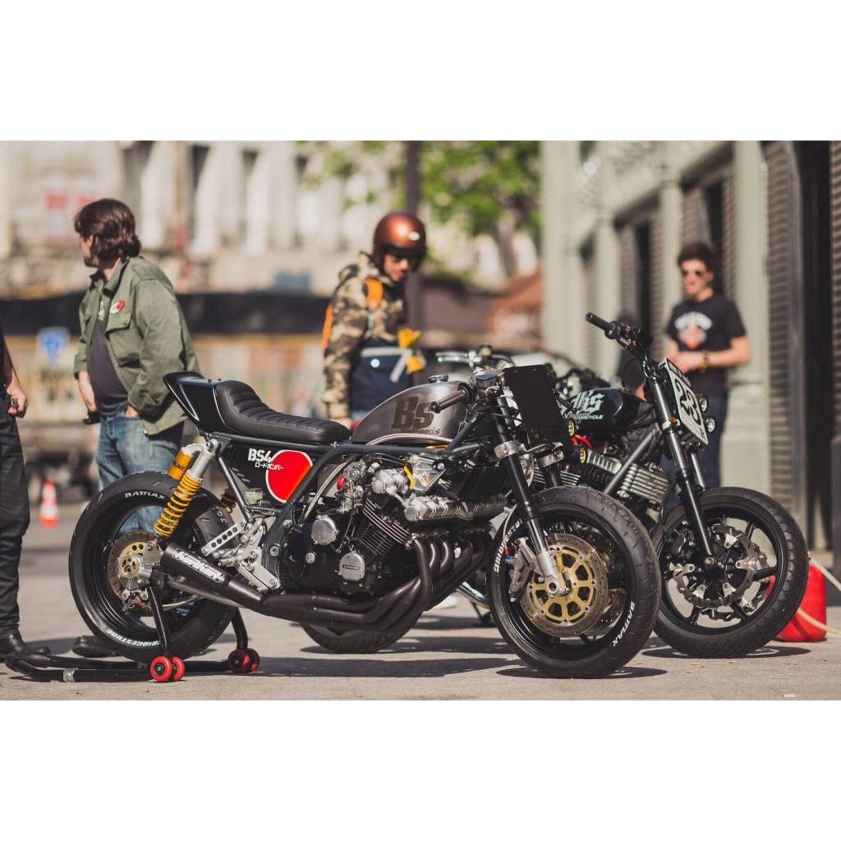 C.Racer C. Racer Sitzbank "Flat-Tracker" schwarz mit weissen Nähten Typ 48