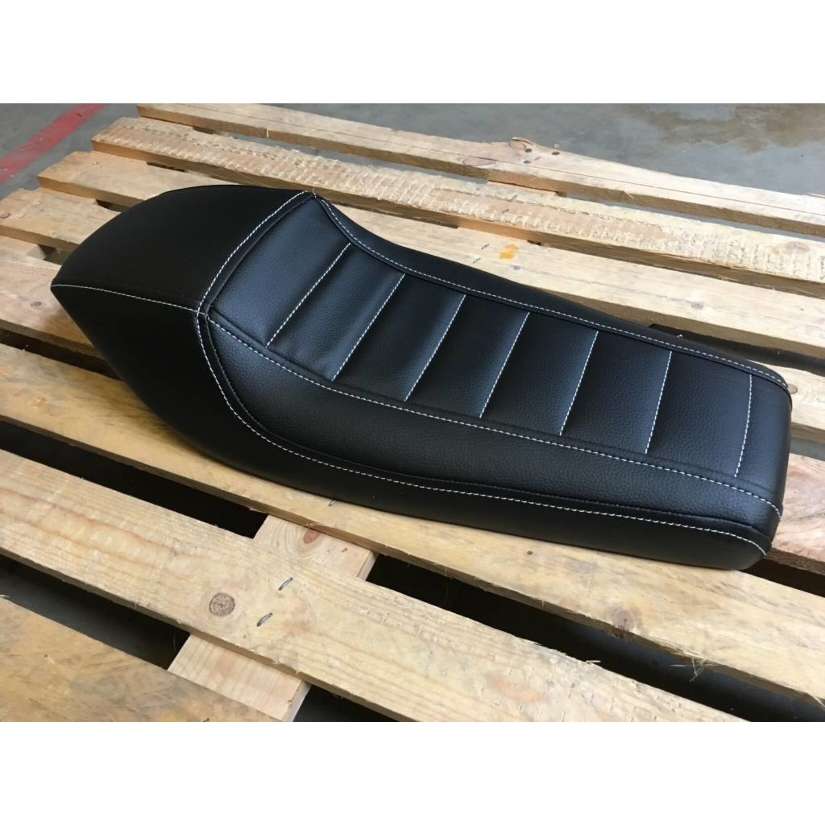 C.Racer C. Racer Sitzbank "Tracker" schwarz Typ 105
