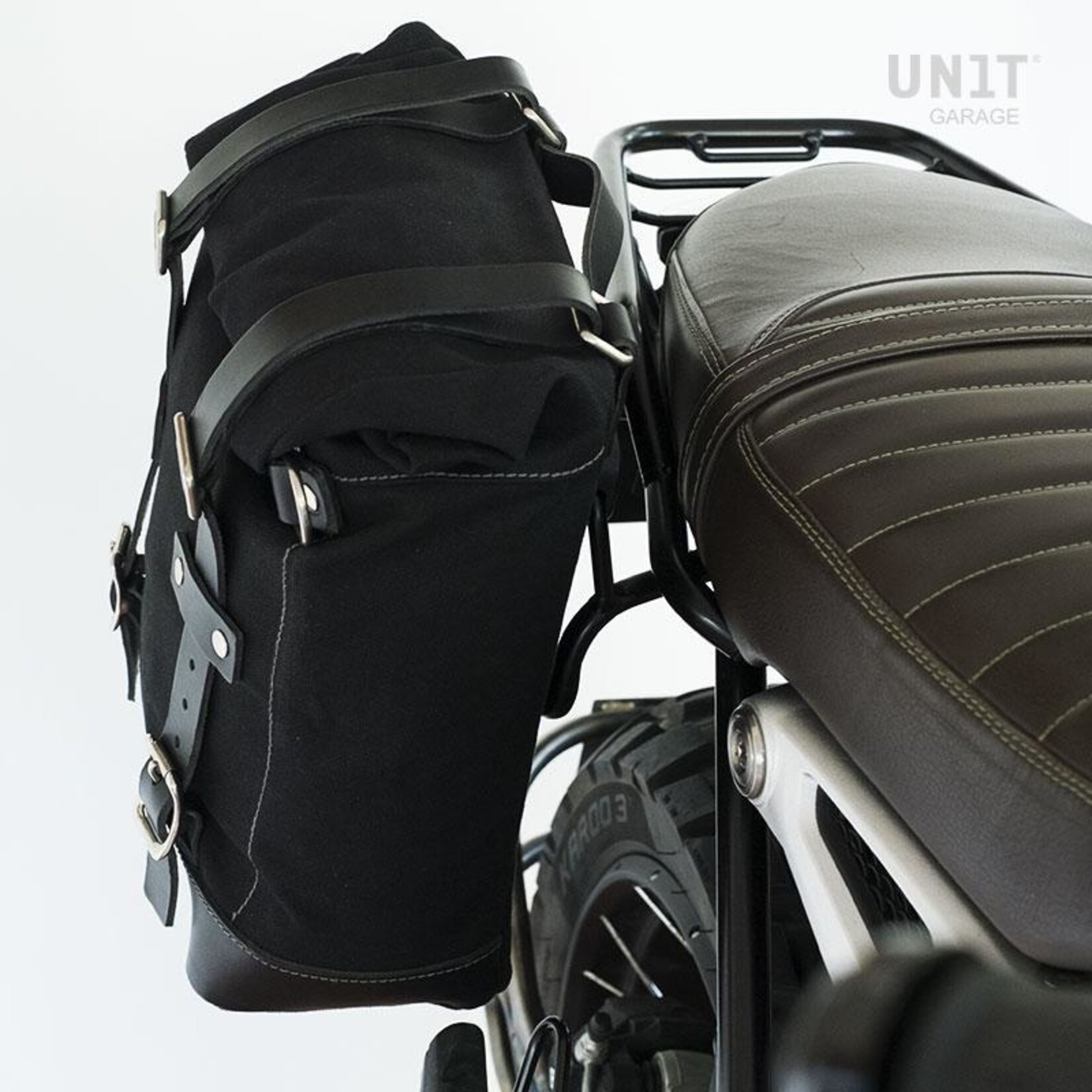 Unitgarage Seitentasche aus Leder und symmetrischer Halterahmen für BMW R nineT