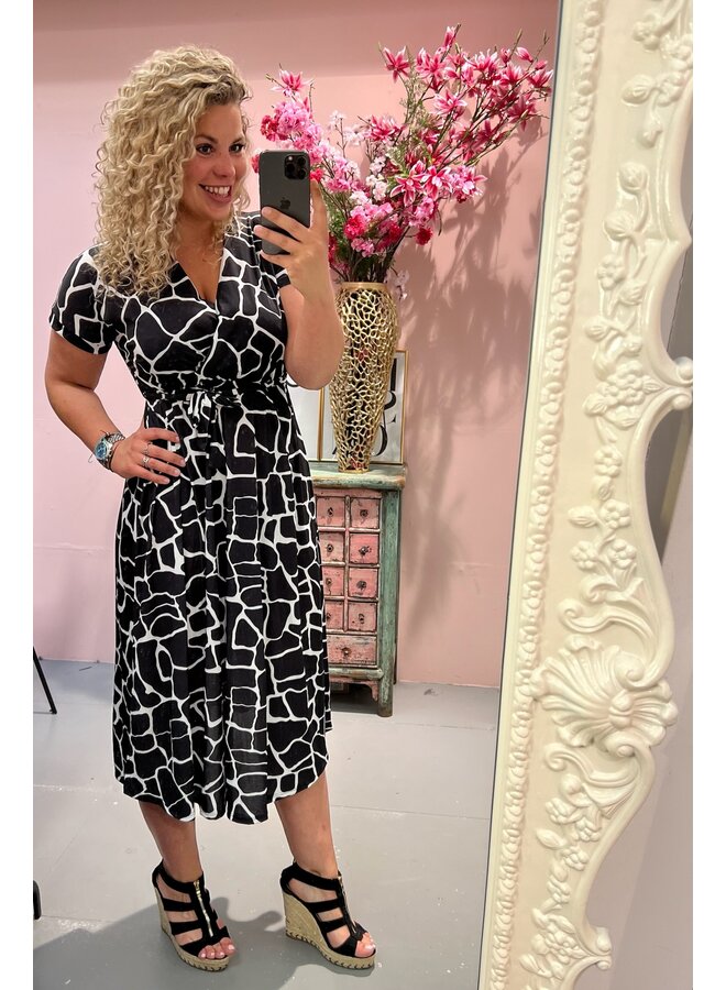 Curvy Strik Giraffe Print Dress - Black/White