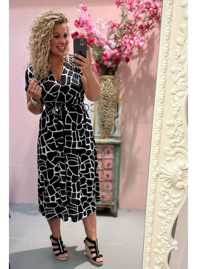 Curvy Strik Giraffe Print Dress - Black/White