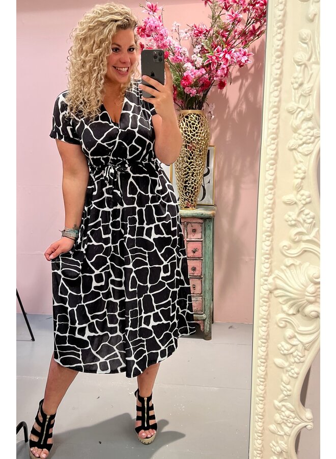 Curvy Strik Giraffe Print Dress - Black/White