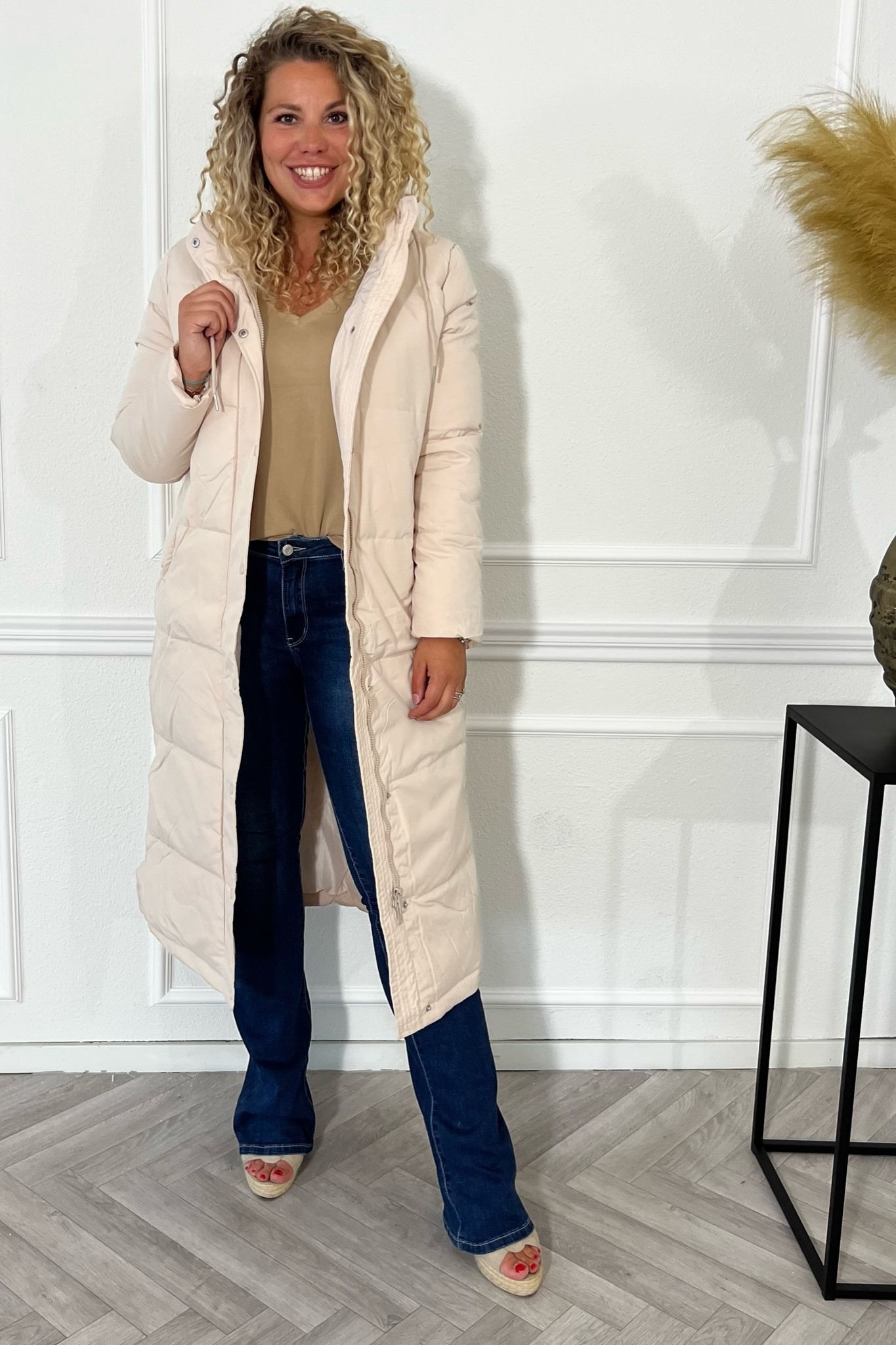Long Puffer Coat - Beige - Lots of Goodies