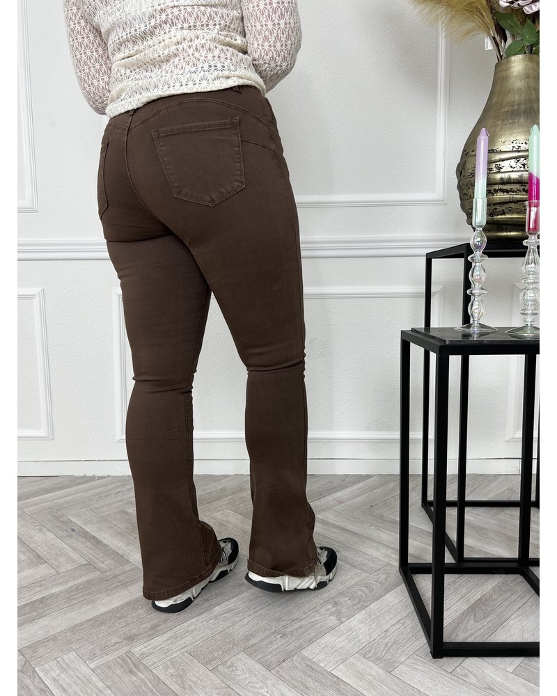 Booty Shape Flared Jeans - Dark Brown