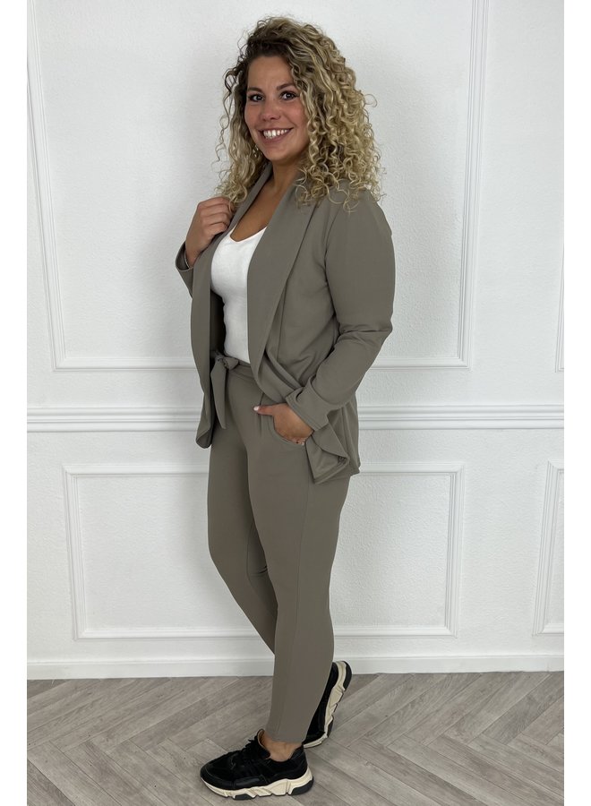 Mandy Suit - Taupe