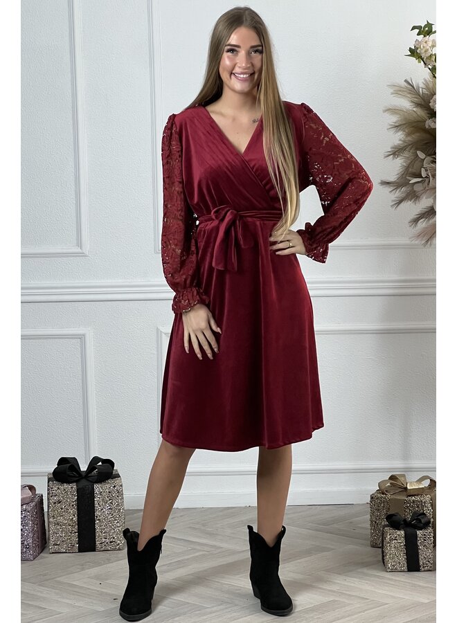 Curvy Velvet Lace Dress - Red