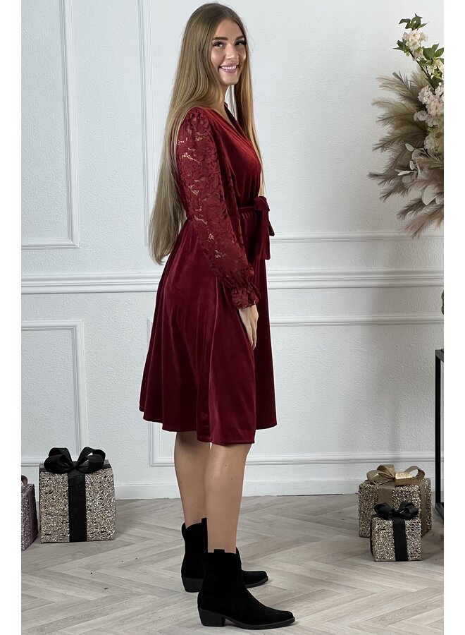 Curvy Velvet Lace Dress - Red