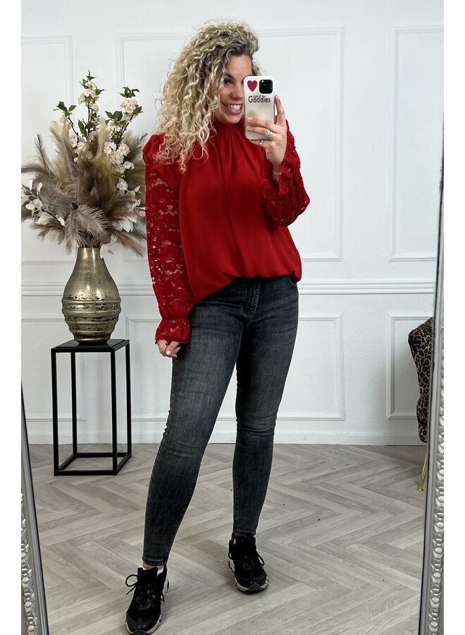 Curvy Pretty Lace Blouse - Red