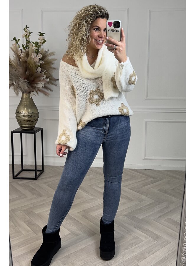 Cozy Flower Knitted Sweater - Off White/Gold