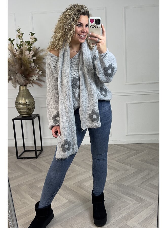 Cozy Flower Knitted Sweater - Grey/Dark Grey