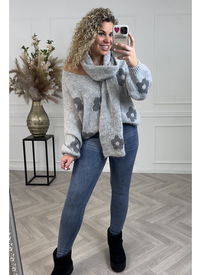 Cozy Flower Knitted Sweater - Grey/Dark Grey