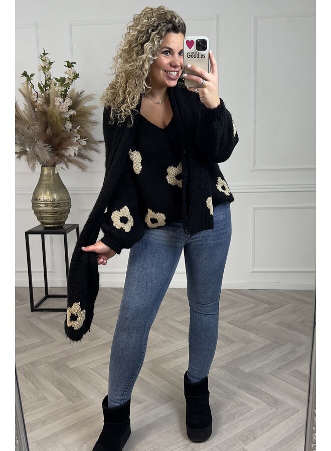 Cozy Flower Knitted Sweater - Black/Gold