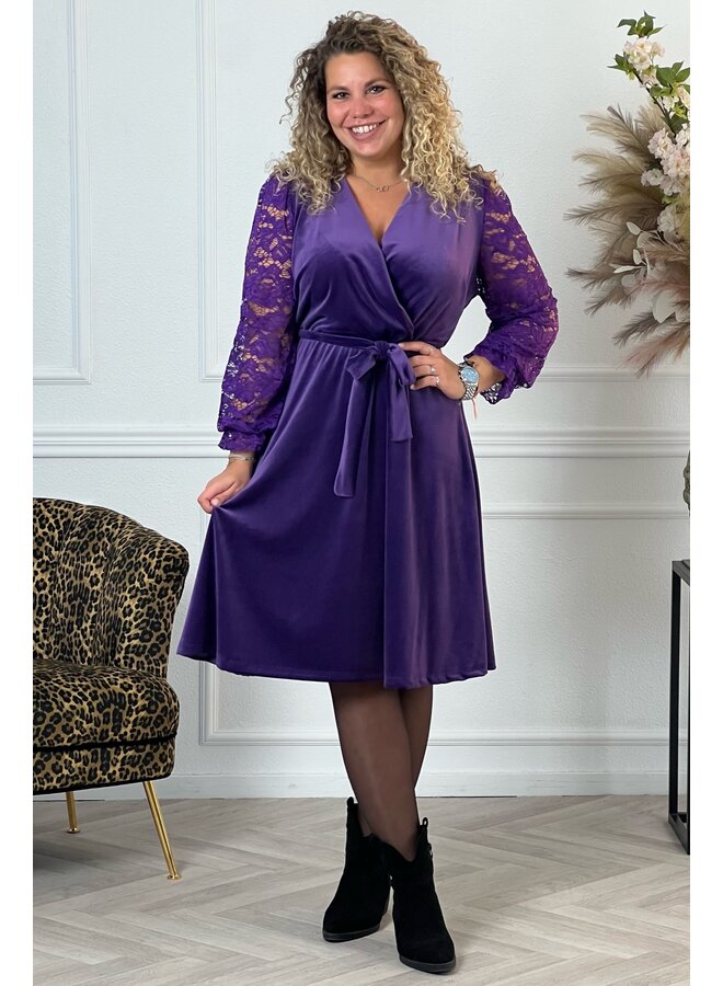 Curvy Velvet Lace Dress - Purple