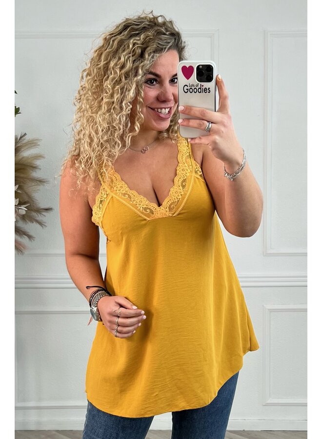 Curvy Sisi Lace Top - Oker