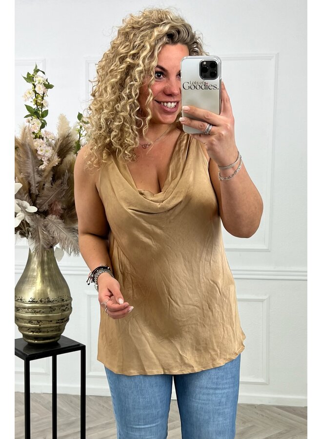 Curvy Classic Silky Top - Camel