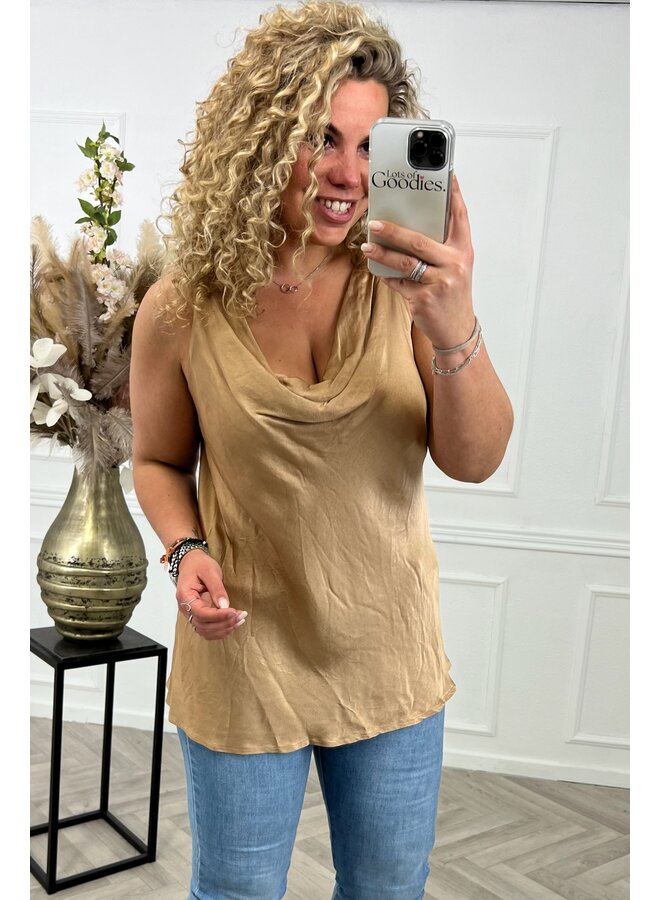 Curvy Classic Silky Top - Camel