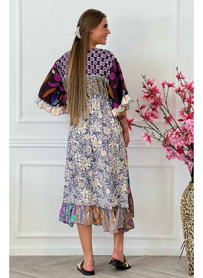 Unique Spanish Dress - Number 105