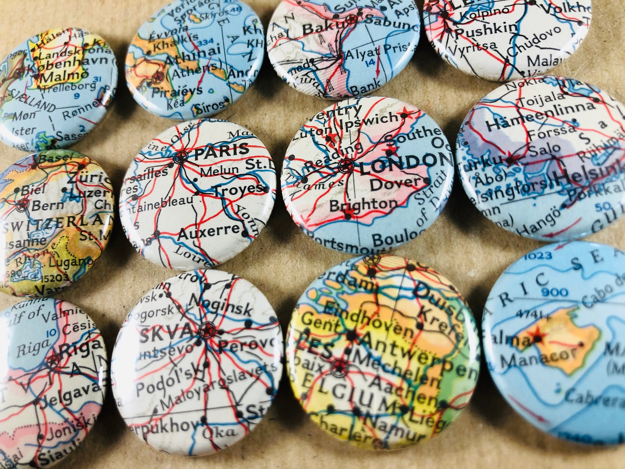 Kobenhavn, Athens, Baku, Pushkin, Paris, London, Helsinki, Riga, Antwerpen, magnet buttons