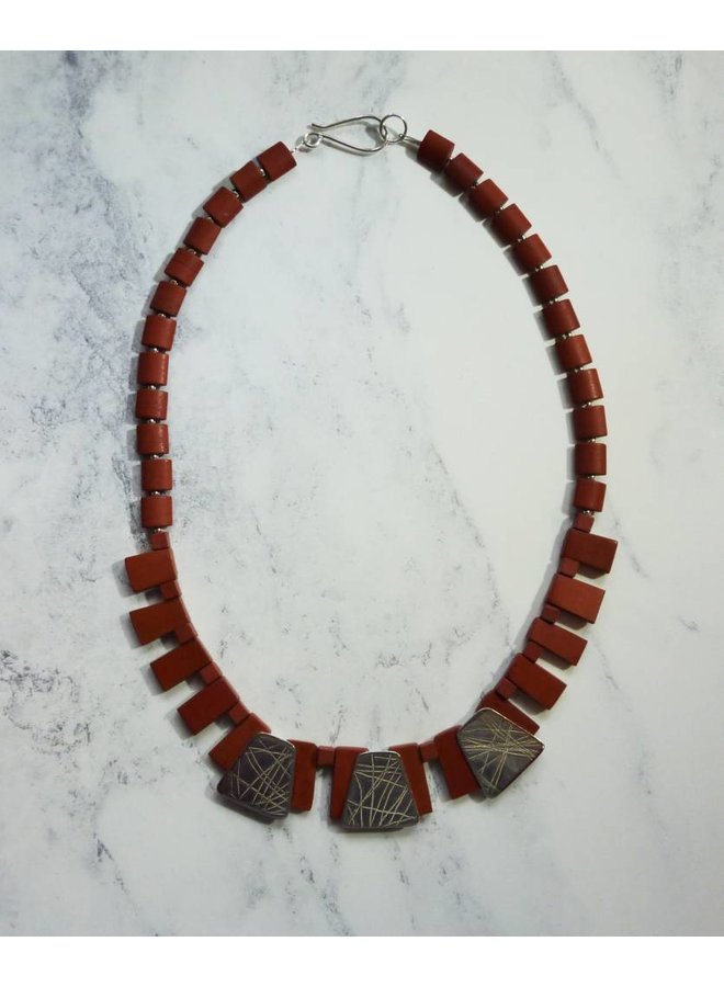 Halskette aus Silber und Rotem Jaspis