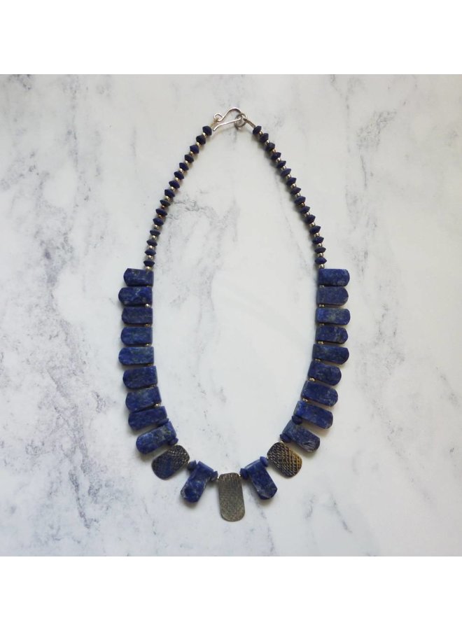 Lapis and 3 silver accents collar necklace 01
