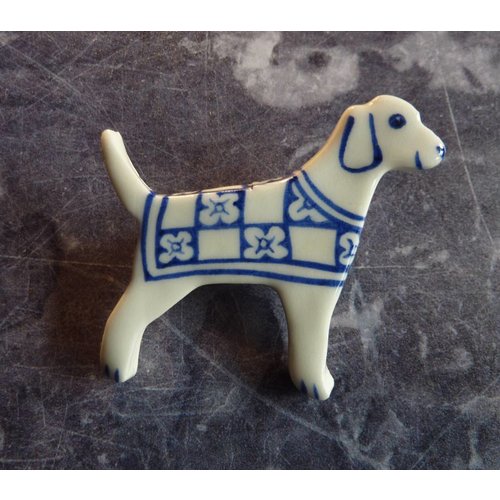 Pretender To The Throne Broche de cerámica retriever Pretender To The Throne Broche de cerámica retriever