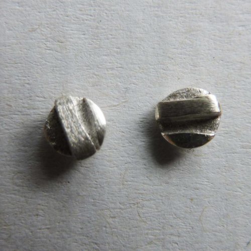 Adele Taylor Runde kleine Ohrstecker Silber 2 Adele Taylor Runde kleine Ohrstecker Silber 2