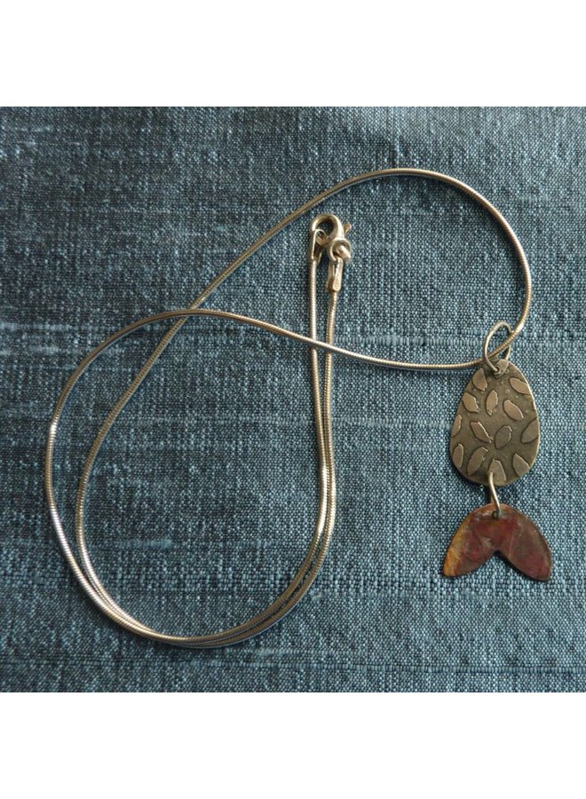 Disc leaves etched silver & red copper necklace