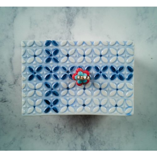 Katie Almond Tinket pattern Box with lid Porcelain Katie Almond Tinket pattern Box with lid Porcelain