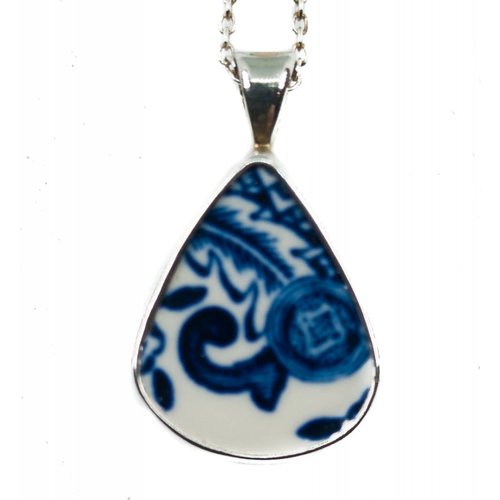 Two Skies Teardrop Willow Keramik und Silber Halskette Two Skies Teardrop Willow Keramik und Silber Halskette