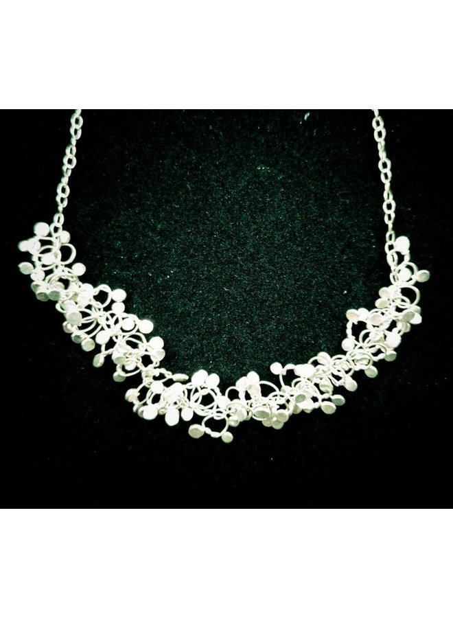 Silver chain hammered knots cluster necklace