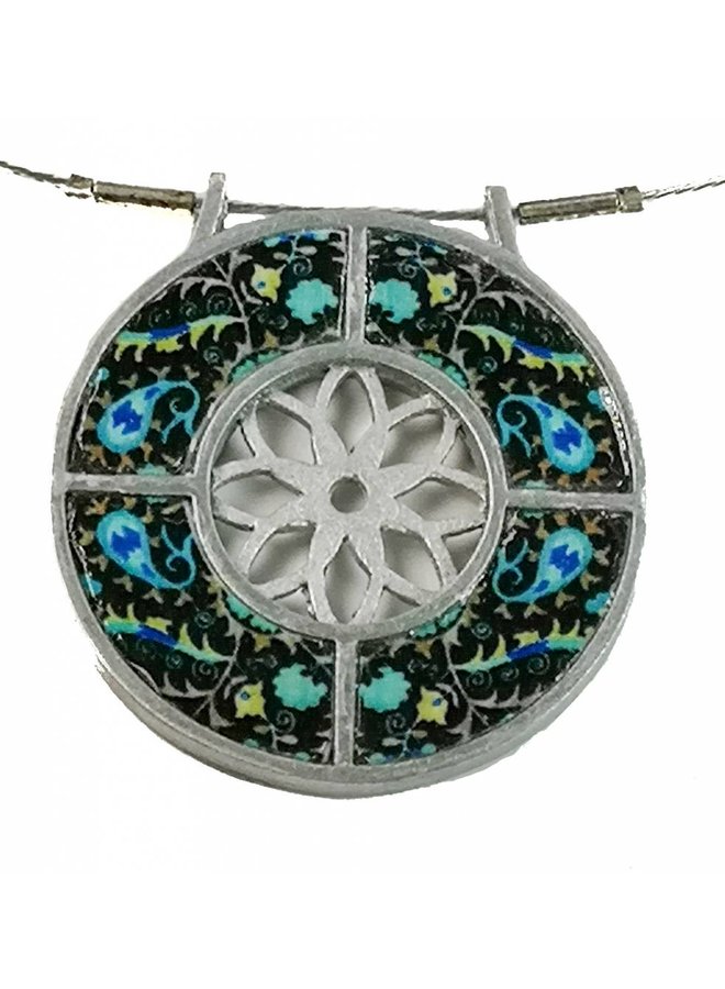 Radiant Round window Clear Centre necklace 502