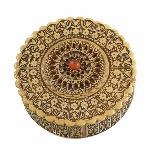 Russian Gifts Berkenschorskist plat Rozen motief 19 Russian Gifts Berkenschorskist plat Rozen motief 19