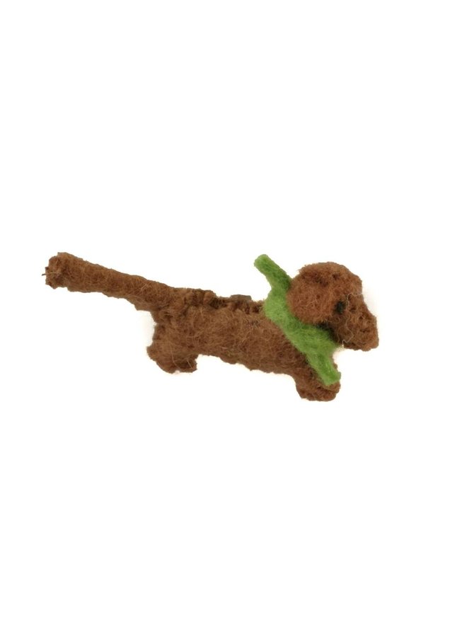 Broche écharpe en feutre vert chien saucisse 010