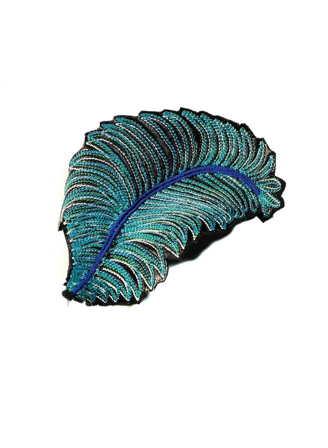 Feather lt. blue embroidered brooch boxed 001