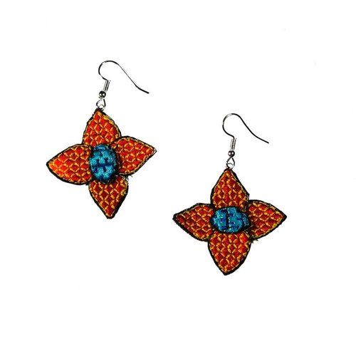 Laura Marriott Pendientes bordados naranja flor 030 Laura Marriott Pendientes bordados naranja flor 030